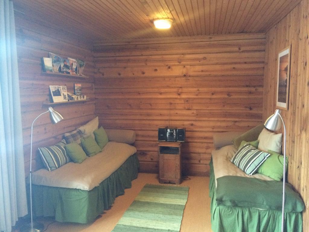 Отель Oesjoenaes Tived Экстерьер фото